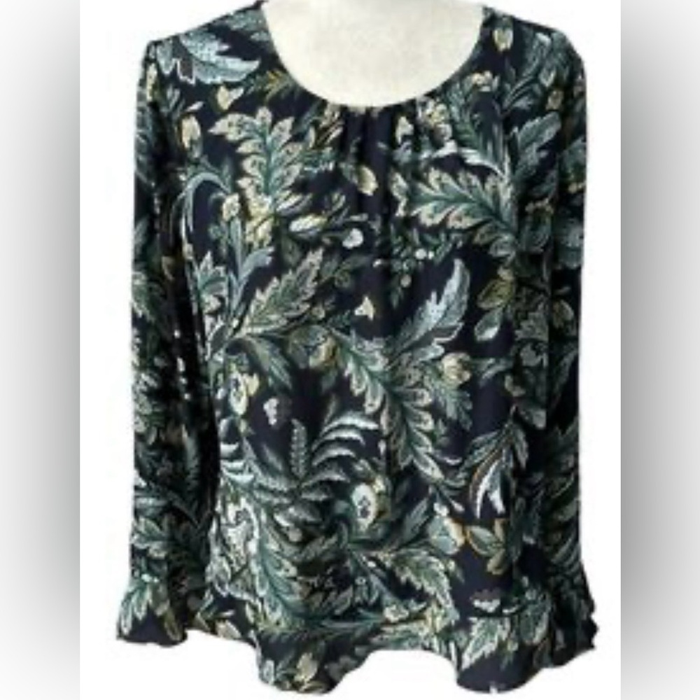 Ann Taylor factory, gorgeous blouse, navy blue background with Paisley print Med
